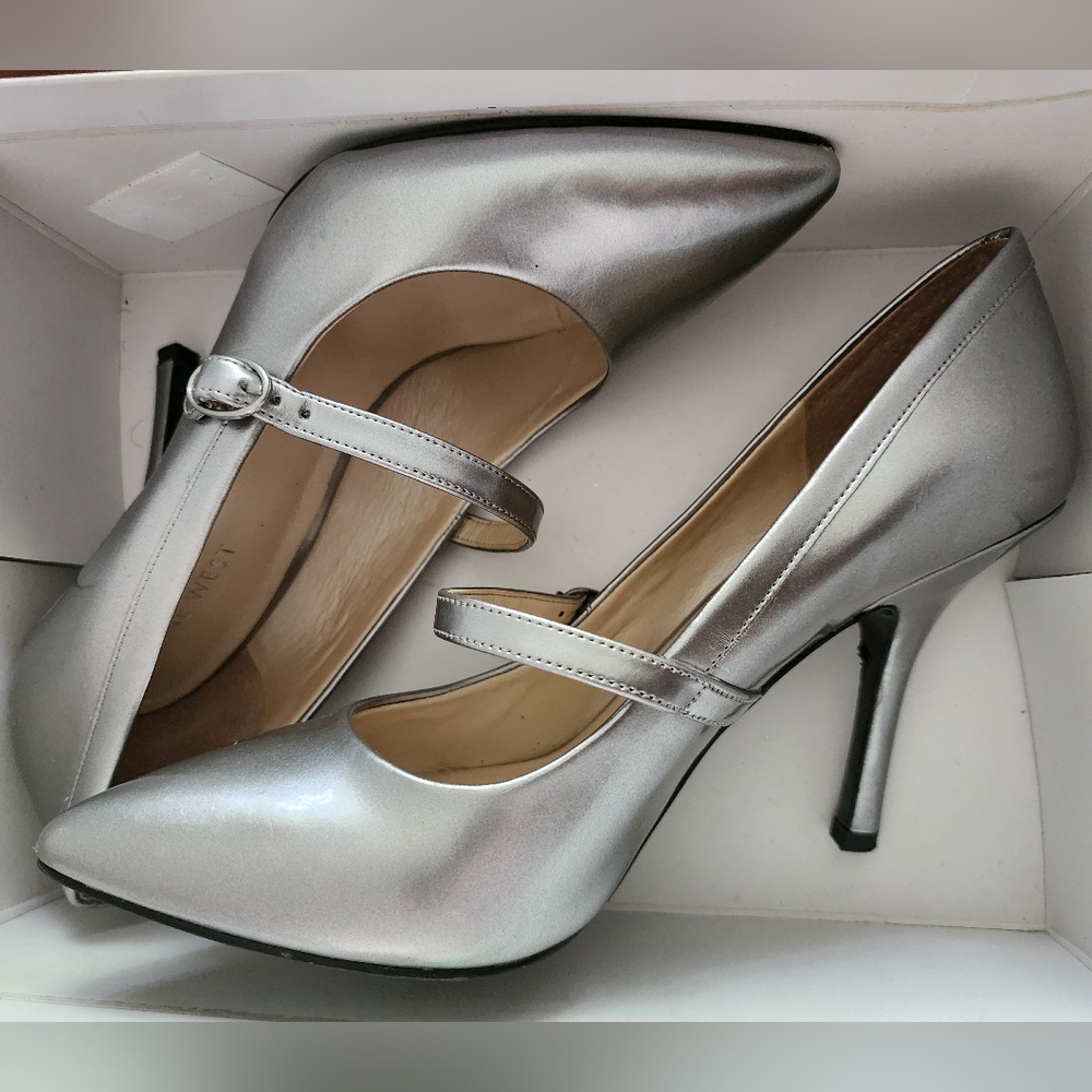 Silver Nine West Mary Jane Heel